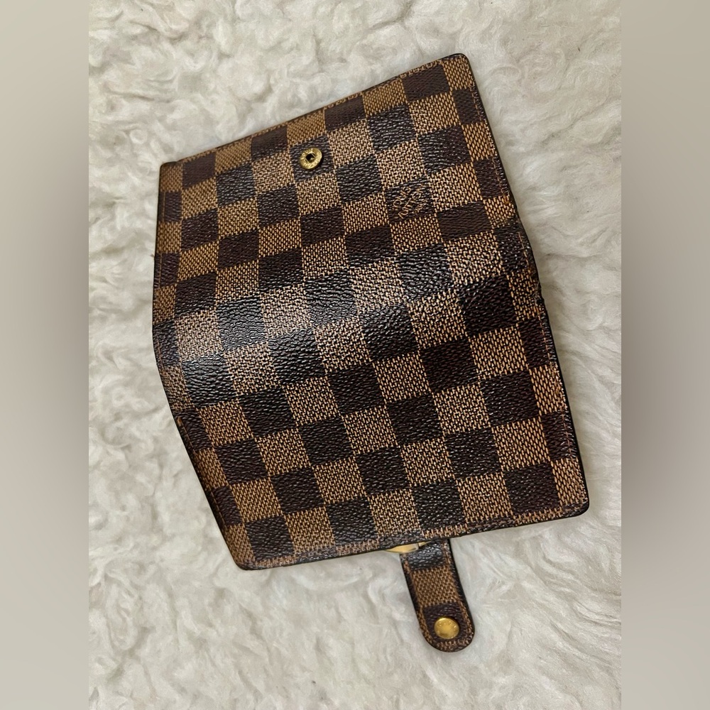 Louis Vuitton Damiere ebene short  Wallet - Picture 10 of 16